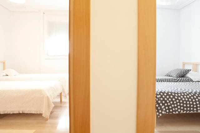 4 bedroom Apartment for sale in Playa Levante, Santa Pola - € 330,000 (Ref: 9444883)