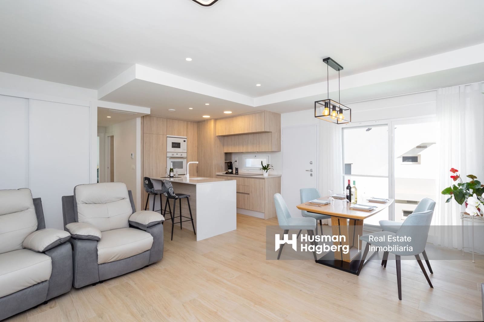 2 bedroom Apartment for sale in Villamartin with pool - € 329,000 (Ref: 9444886)