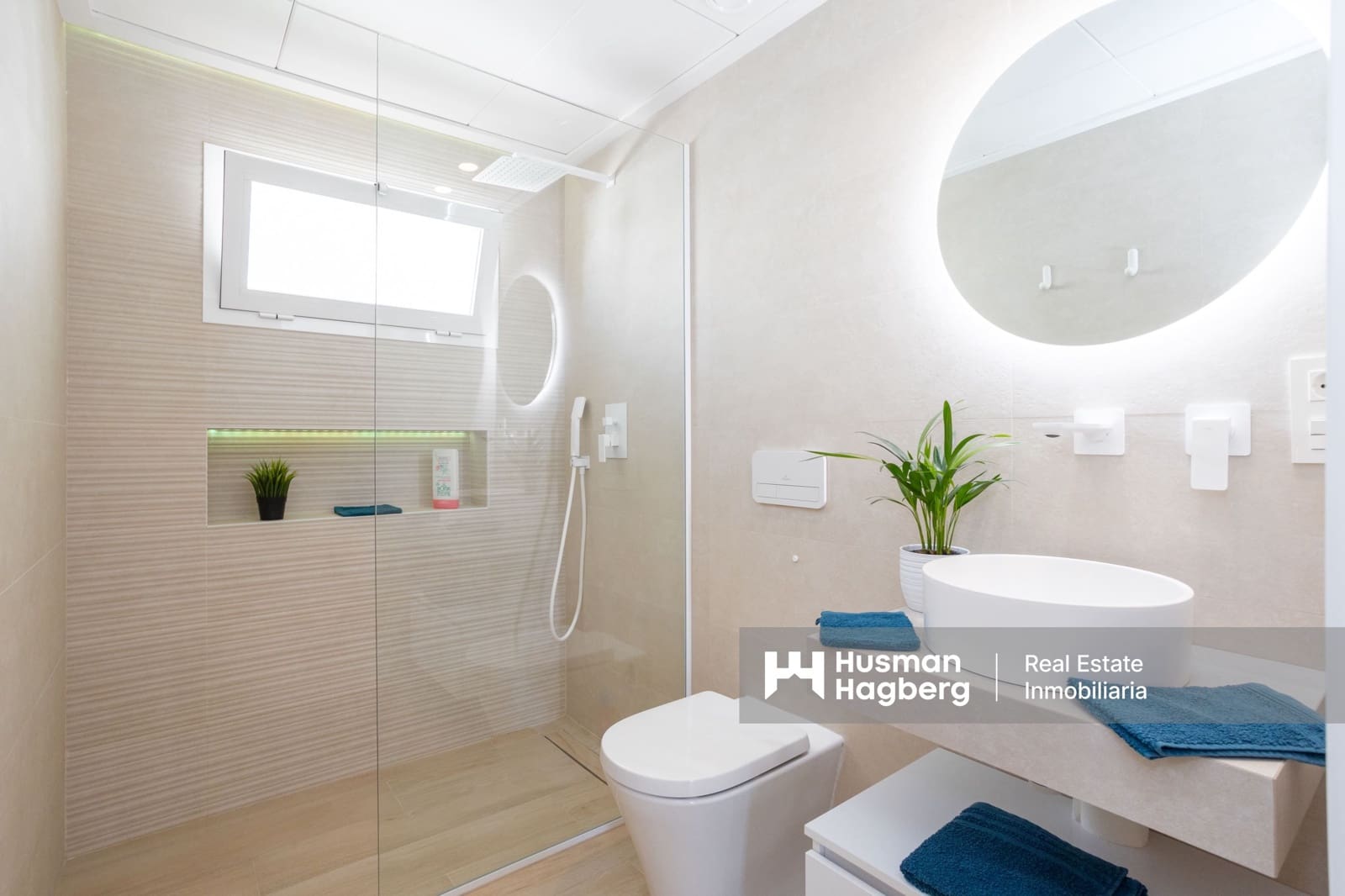 2 bedroom Apartment for sale in Villamartin with pool - € 329,000 (Ref: 9444886)