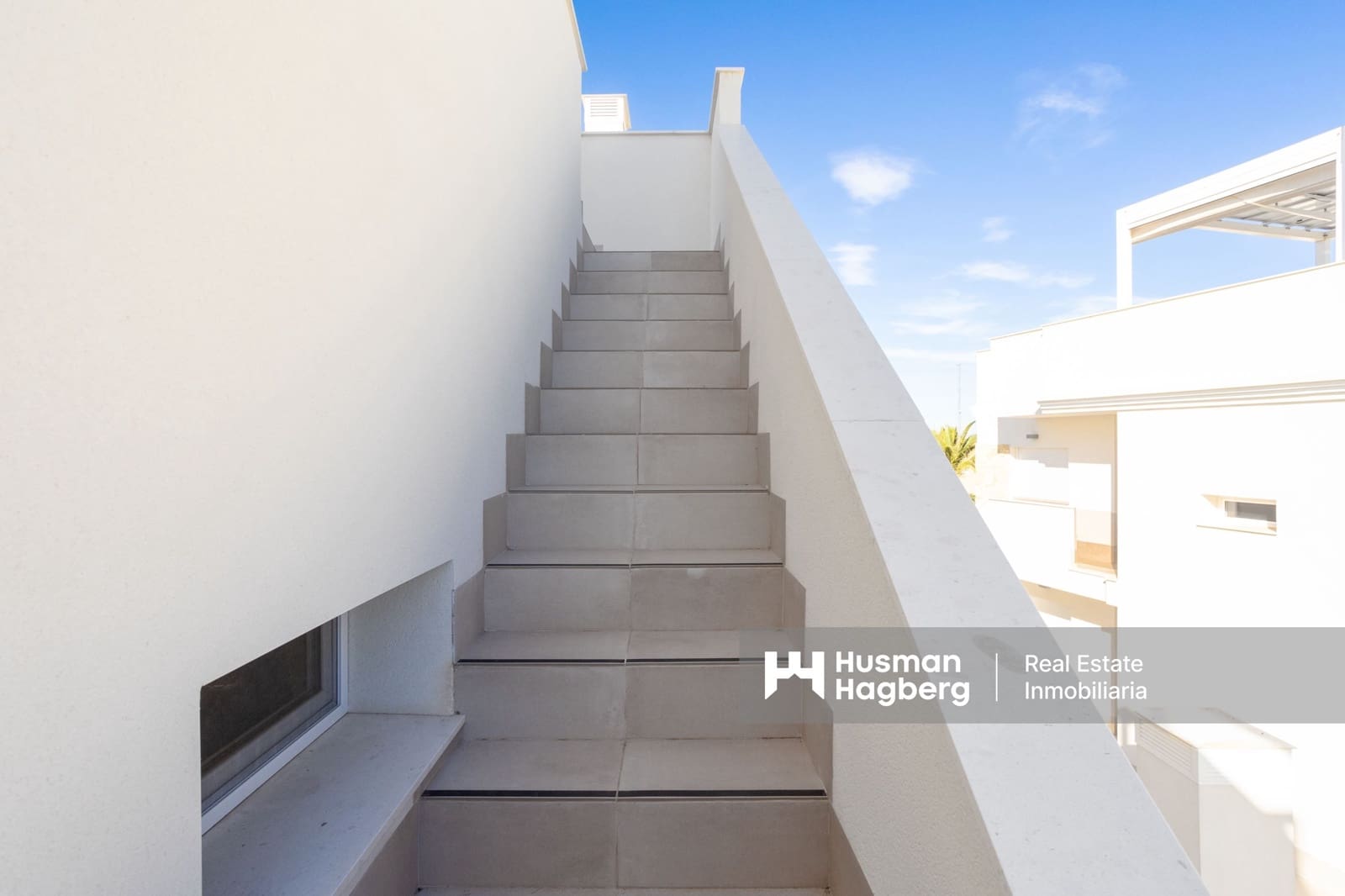 2 bedroom Apartment for sale in Villamartin with pool - € 329,000 (Ref: 9444886)