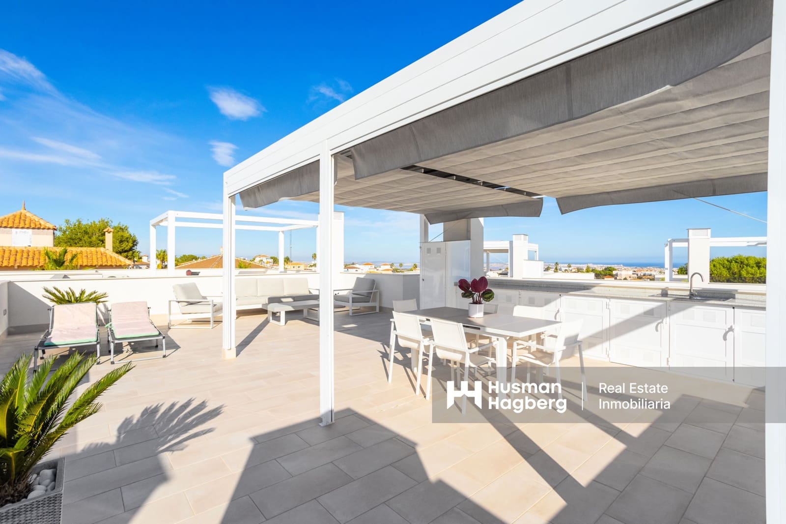 2 bedroom Apartment for sale in Villamartin with pool - € 329,000 (Ref: 9444886)