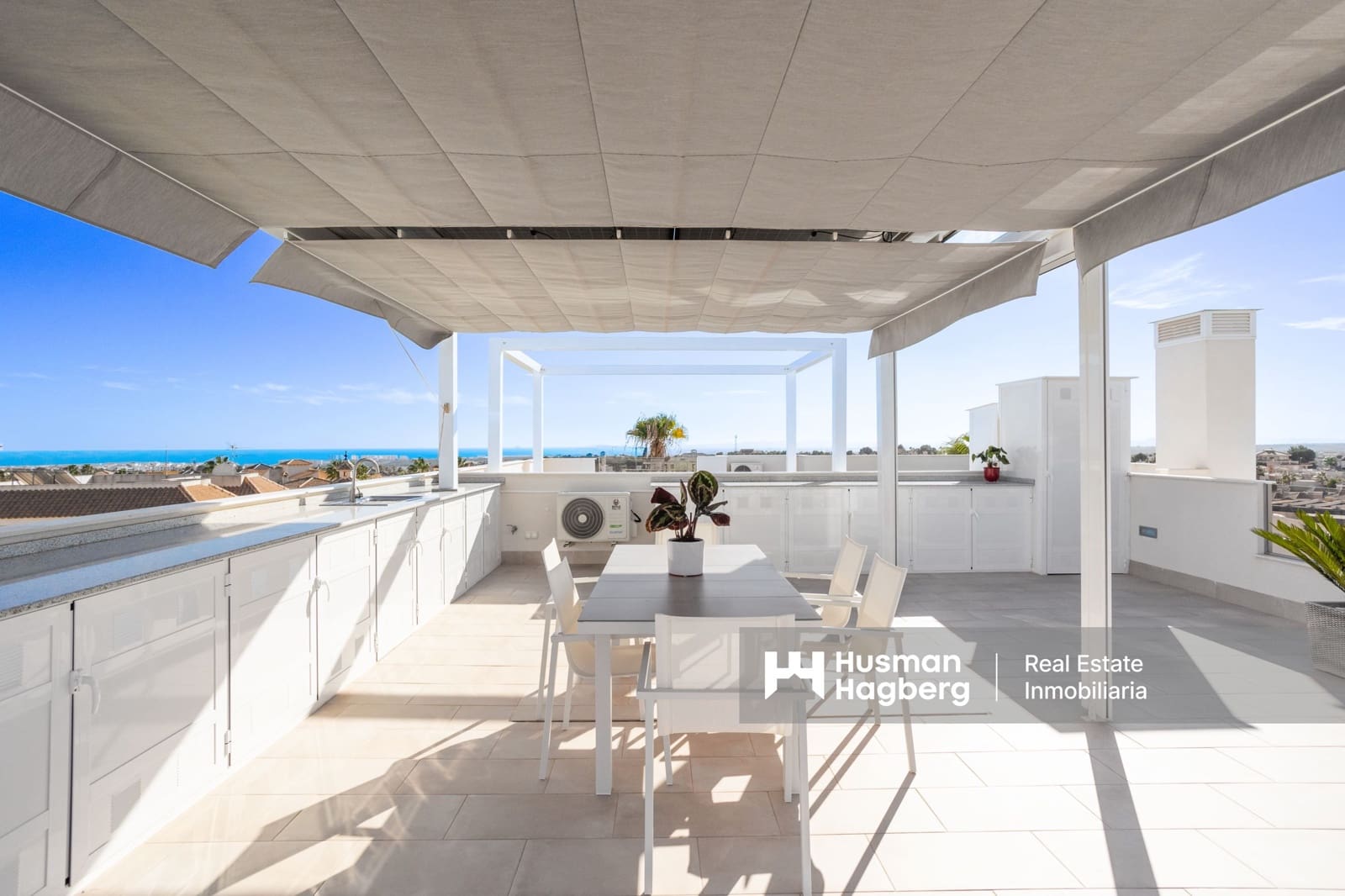 2 bedroom Apartment for sale in Villamartin with pool - € 329,000 (Ref: 9444886)