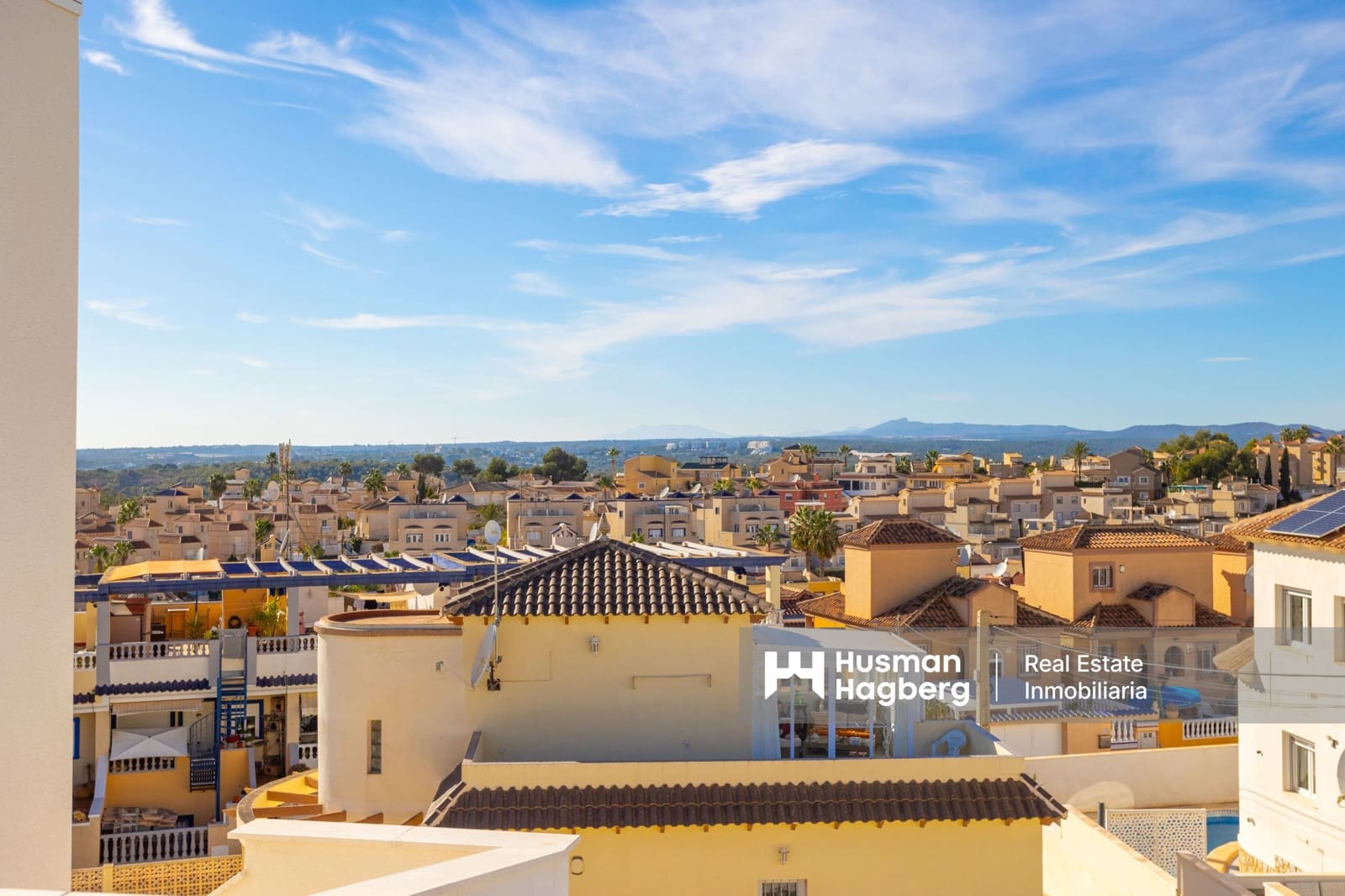 2 bedroom Apartment for sale in Villamartin with pool - € 329,000 (Ref: 9444886)