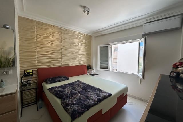 Apartamento de 3 habitaciones en El Molino, Torrevieja en venta - 350.000 € (Ref: 9453628)