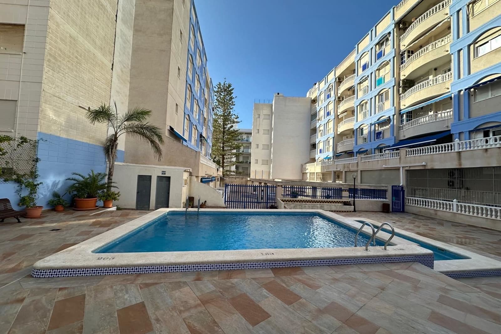 3 sovrum Lägenhet till salu i Torrevieja med pool - 239 900 € (Ref: 9454717)