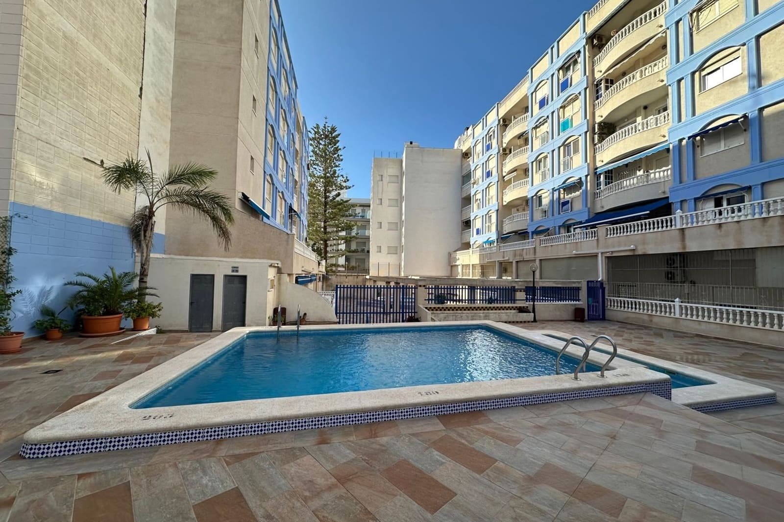 3 sovrum Lägenhet till salu i Torrevieja med pool - 239 900 € (Ref: 9454717)