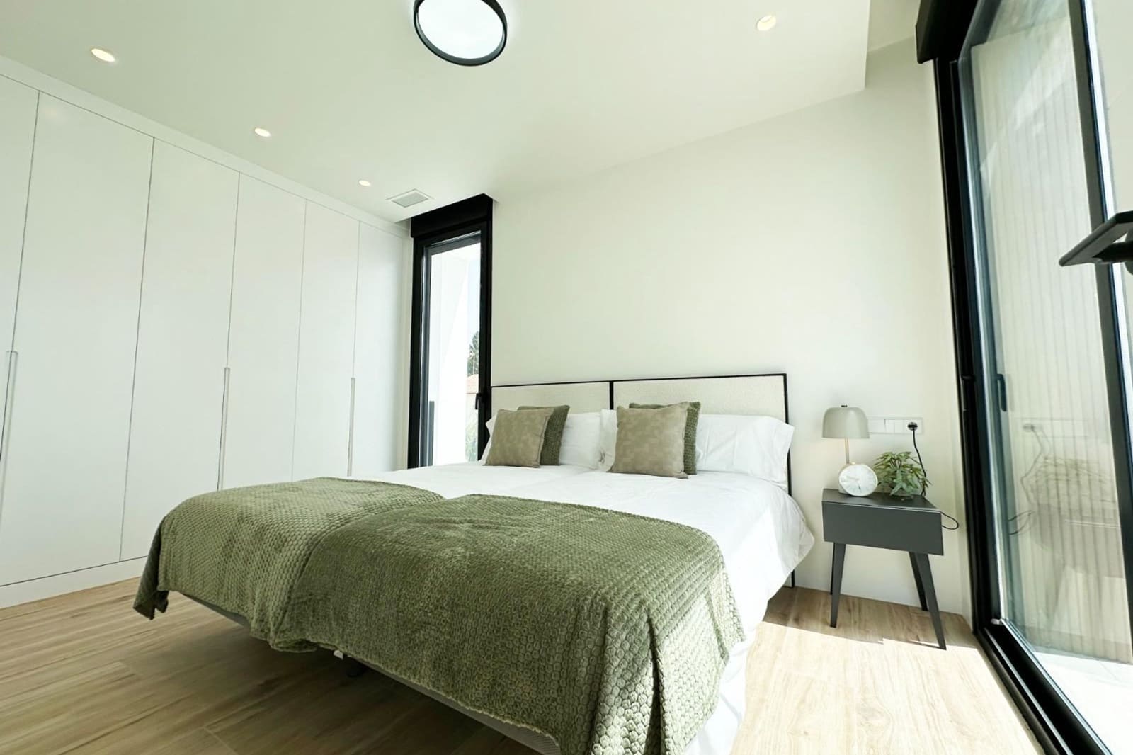 3 bedroom Villa for sale in Torre de la Horadada with pool - € 628,000 (Ref: 9462911)