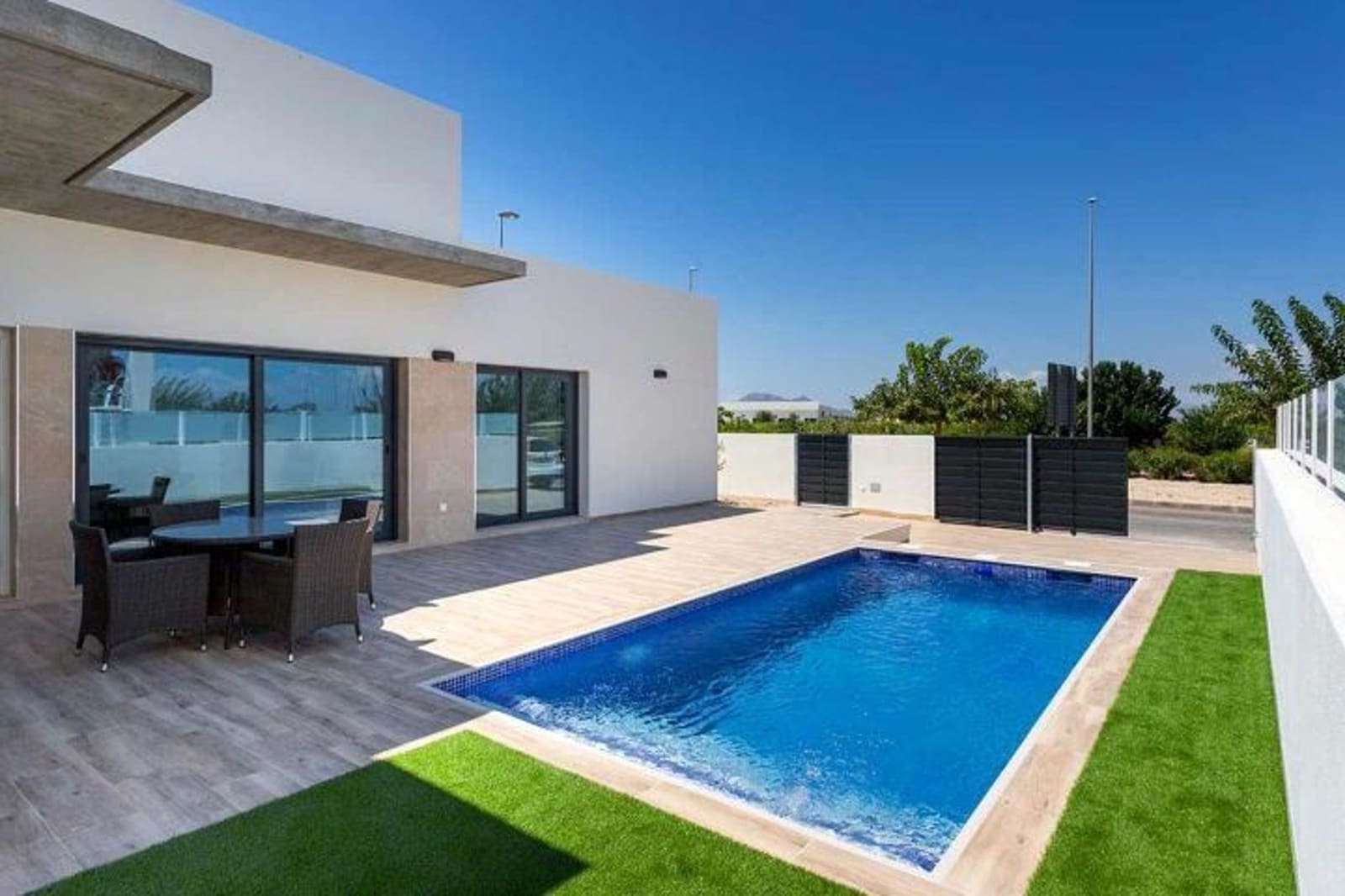 3 quarto Casa em Banda para venda em Daya Nueva com piscina - 365 000 € (Ref: 9465920)