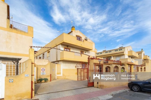 3 makuuhuone Omakotitalo myytävänä paikassa Playa Flamenca, Orihuela mukana uima-altaan - 193 000 € (Ref: 9467625)