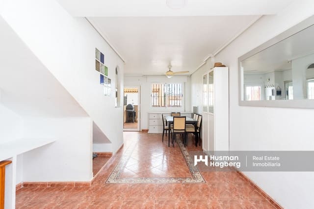 3 makuuhuone Omakotitalo myytävänä paikassa Playa Flamenca, Orihuela mukana uima-altaan - 193 000 € (Ref: 9467625)