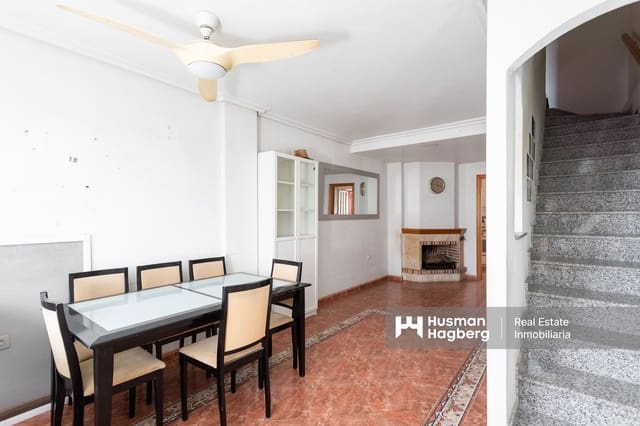 3 makuuhuone Omakotitalo myytävänä paikassa Playa Flamenca, Orihuela mukana uima-altaan - 193 000 € (Ref: 9467625)