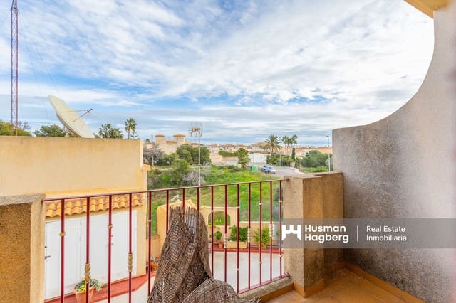 3 makuuhuone Omakotitalo myytävänä paikassa Playa Flamenca, Orihuela mukana uima-altaan - 193 000 € (Ref: 9467625)