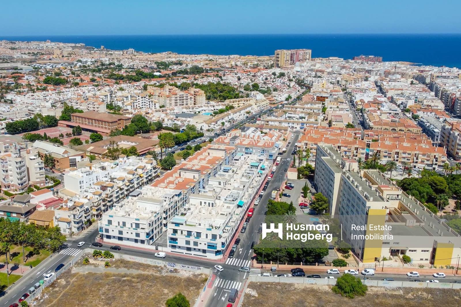 2 bedroom Apartment for sale in Torrevieja with pool - € 189,900 (Ref: 9475014)