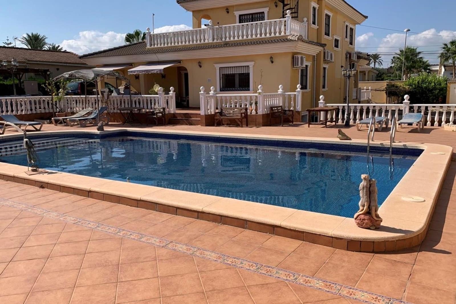 6 makuuhuone Huvila myytävänä paikassa Los Balcones mukana uima-altaan - 599 999 € (Ref: 9480637)