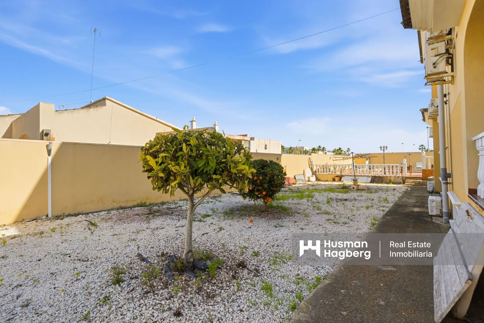 6 makuuhuone Huvila myytävänä paikassa Los Balcones mukana uima-altaan - 599 999 € (Ref: 9480637)