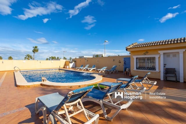 6 makuuhuone Huvila myytävänä paikassa Los Balcones mukana uima-altaan - 599 999 € (Ref: 9480637)