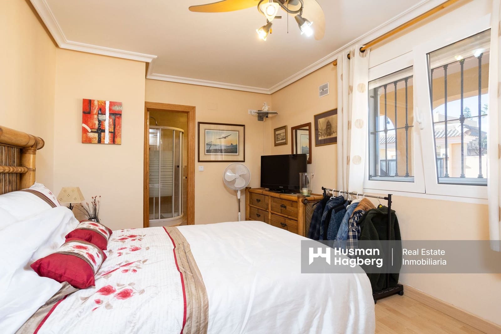 6 makuuhuone Huvila myytävänä paikassa Los Balcones mukana uima-altaan - 599 999 € (Ref: 9480637)