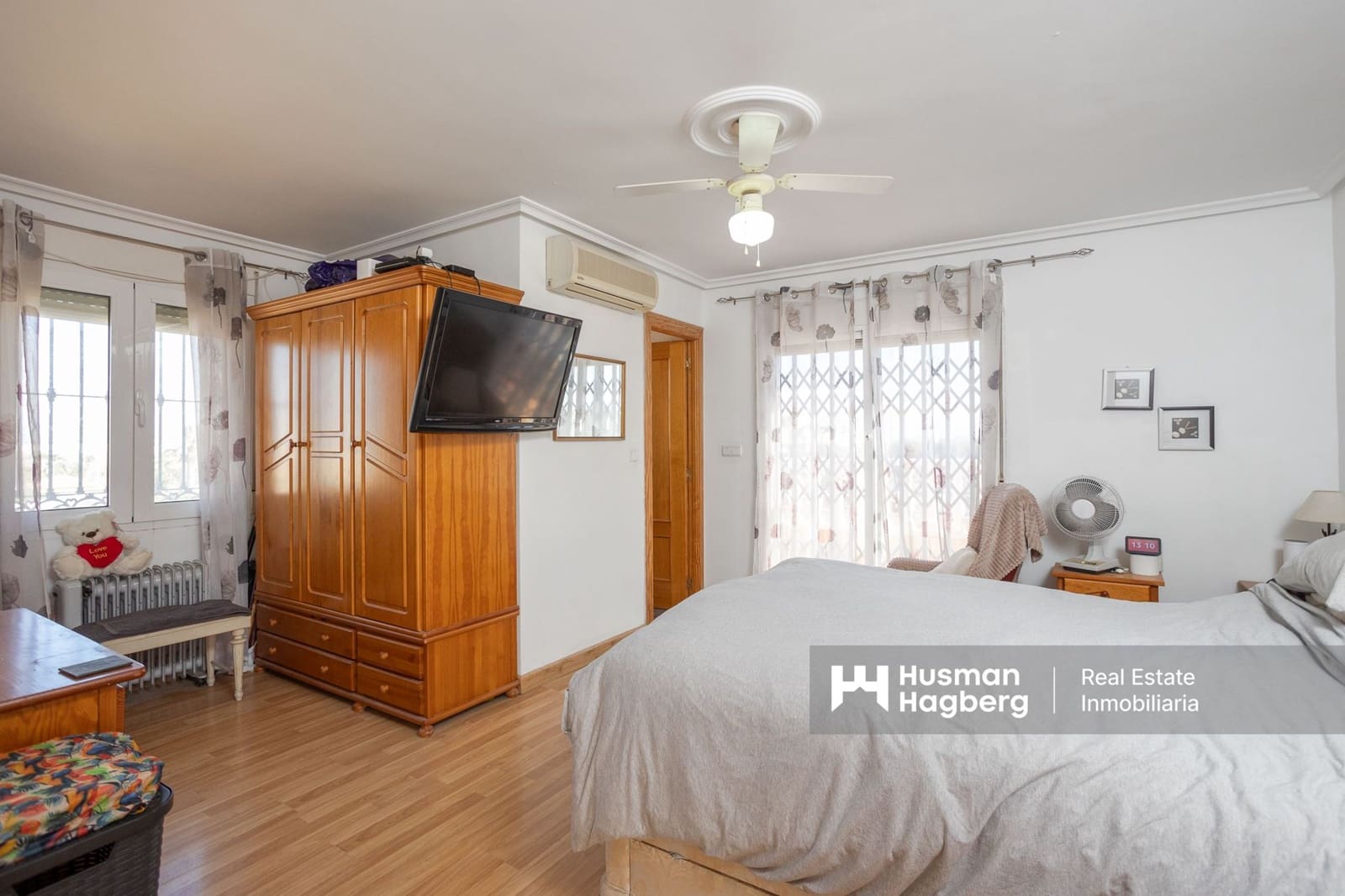 6 makuuhuone Huvila myytävänä paikassa Los Balcones mukana uima-altaan - 599 999 € (Ref: 9480637)