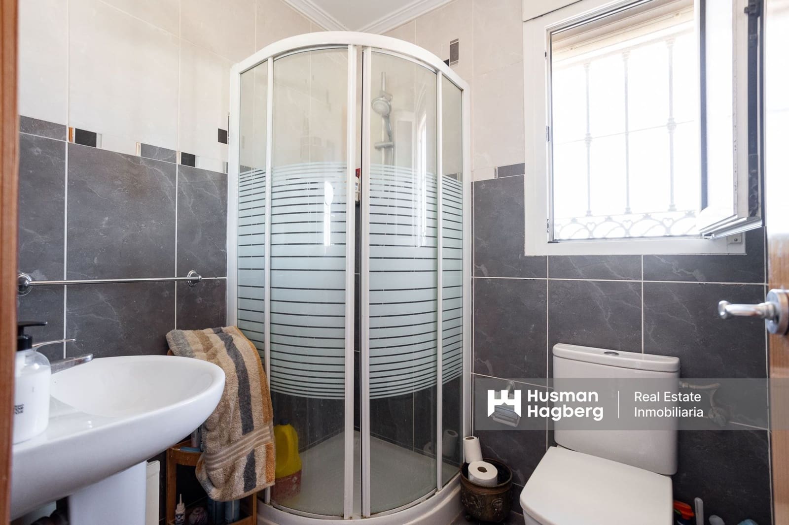 6 makuuhuone Huvila myytävänä paikassa Los Balcones mukana uima-altaan - 599 999 € (Ref: 9480637)