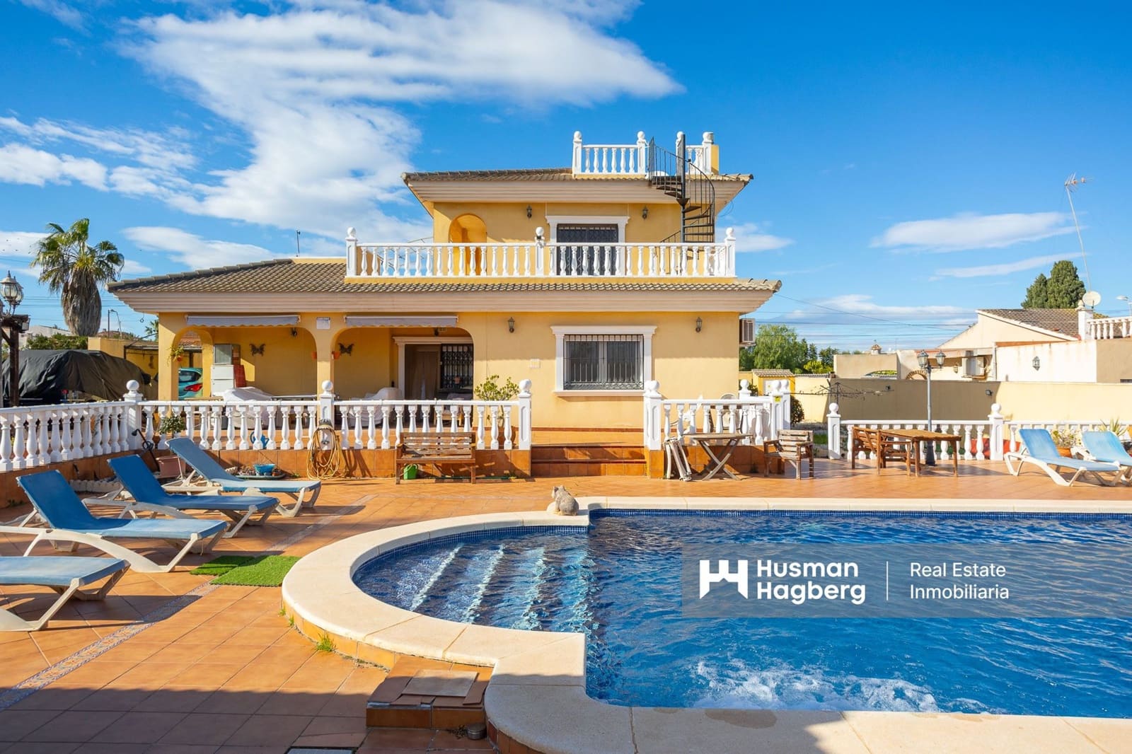 6 makuuhuone Huvila myytävänä paikassa Los Balcones mukana uima-altaan - 599 999 € (Ref: 9480637)