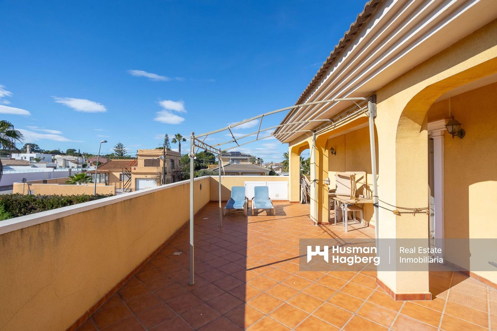 6 makuuhuone Huvila myytävänä paikassa Los Balcones mukana uima-altaan - 599 999 € (Ref: 9480637)