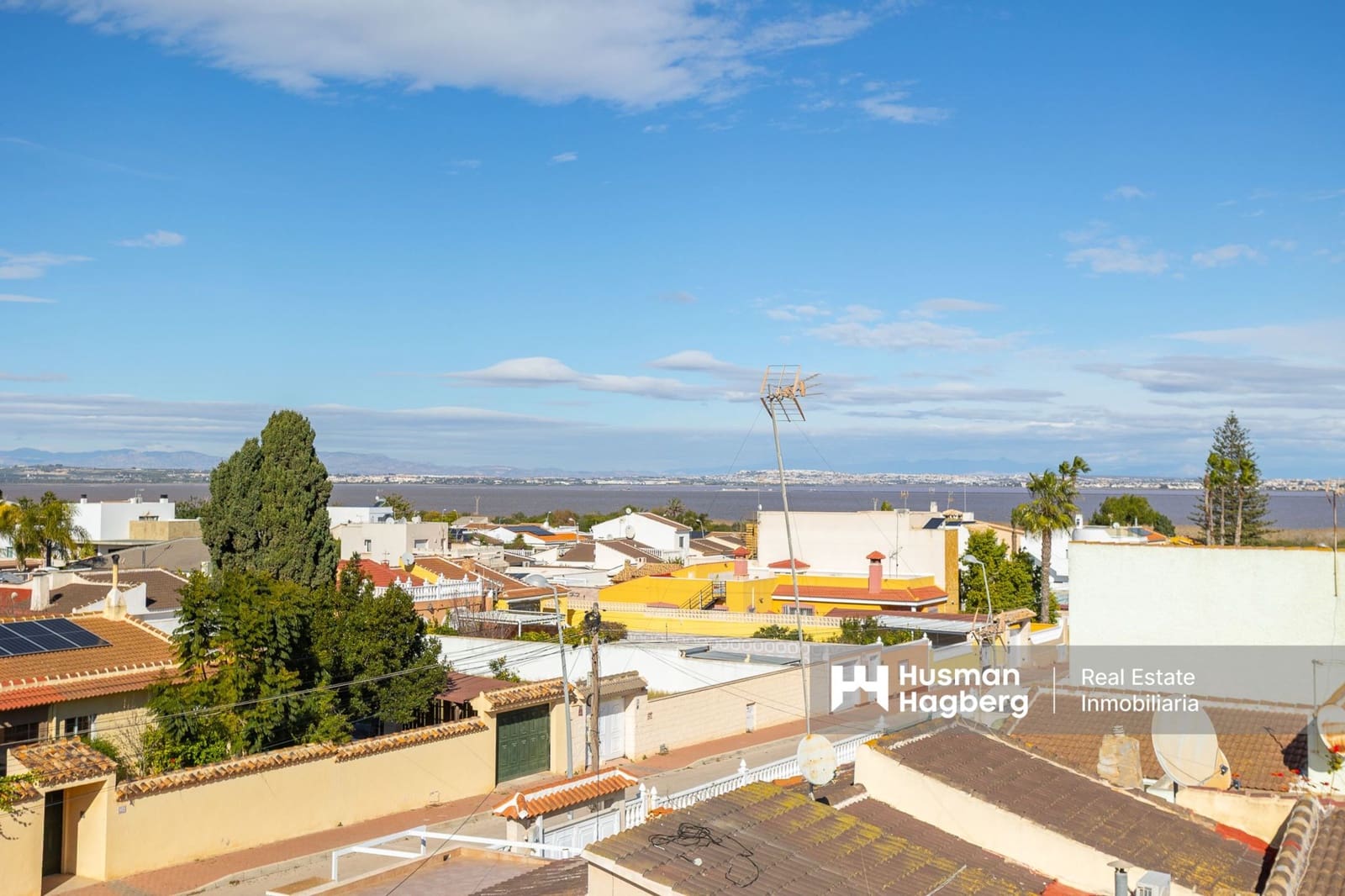 6 makuuhuone Huvila myytävänä paikassa Los Balcones mukana uima-altaan - 599 999 € (Ref: 9480637)