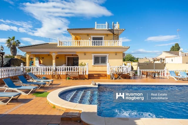 6 makuuhuone Huvila myytävänä paikassa Los Balcones mukana uima-altaan - 599 999 € (Ref: 9480637)