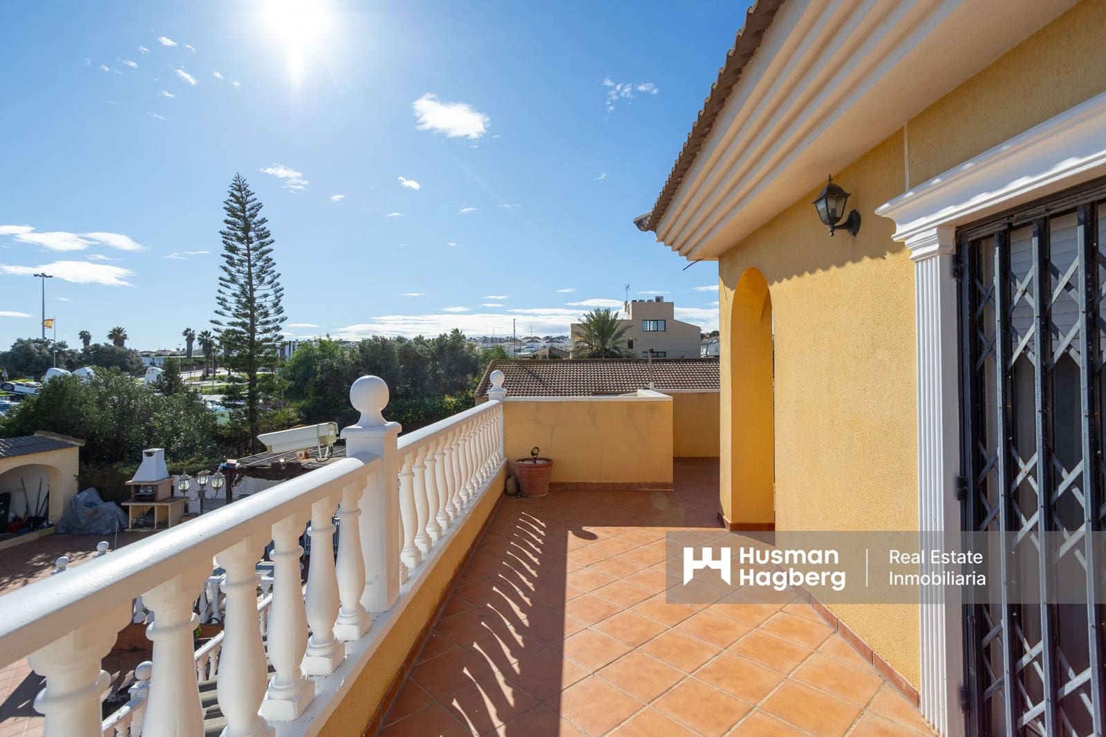 6 makuuhuone Huvila myytävänä paikassa Los Balcones mukana uima-altaan - 599 999 € (Ref: 9480637)