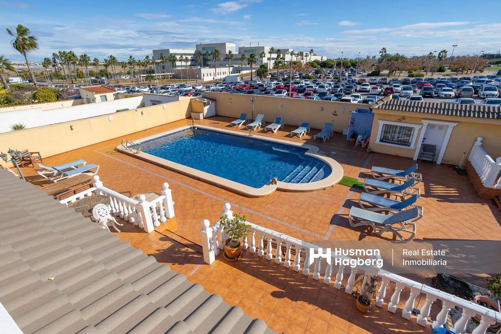 6 makuuhuone Huvila myytävänä paikassa Los Balcones mukana uima-altaan - 599 999 € (Ref: 9480637)