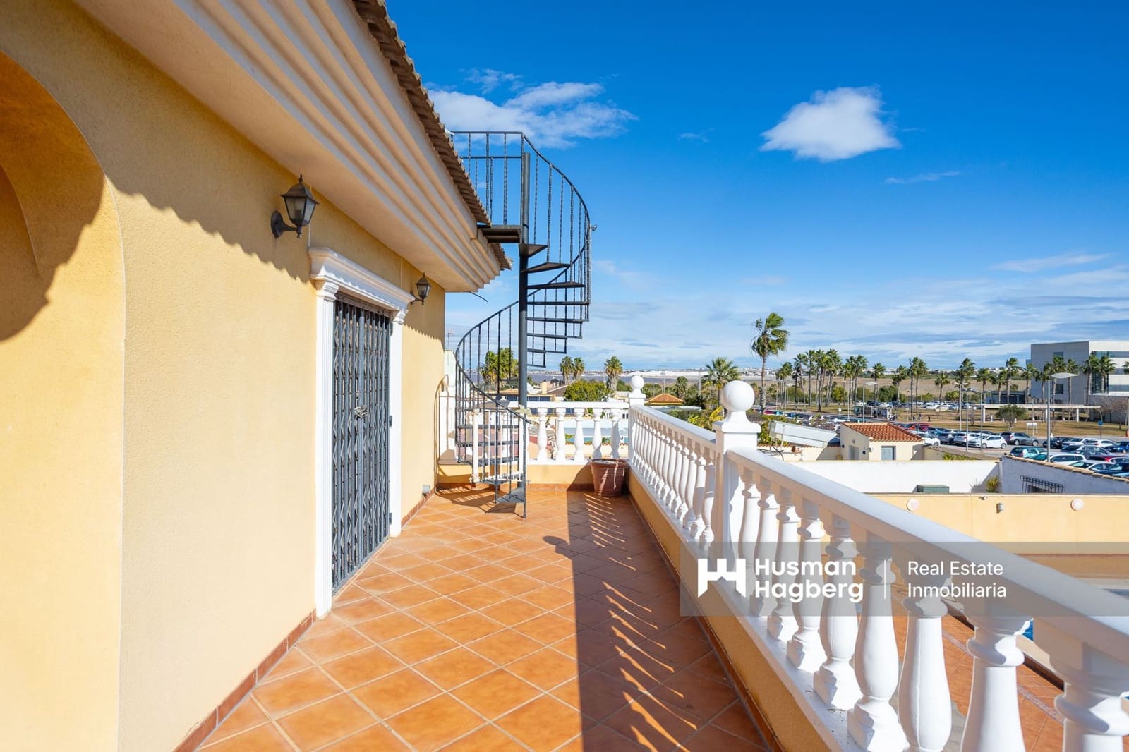 6 makuuhuone Huvila myytävänä paikassa Los Balcones mukana uima-altaan - 599 999 € (Ref: 9480637)