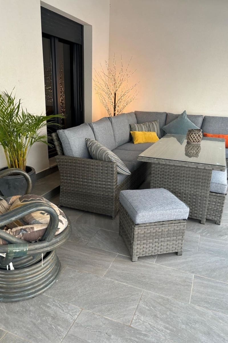 3 bedroom Apartment for sale in Punta Prima with pool - € 695,000 (Ref: 9490076)