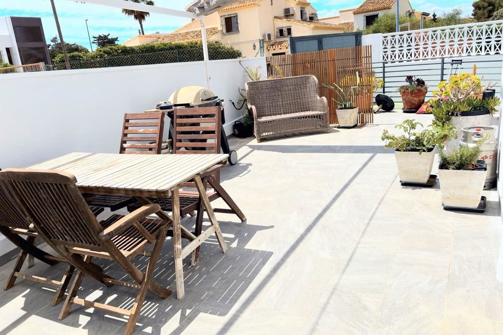 3 bedroom Apartment for sale in Punta Prima with pool - € 695,000 (Ref: 9490076)