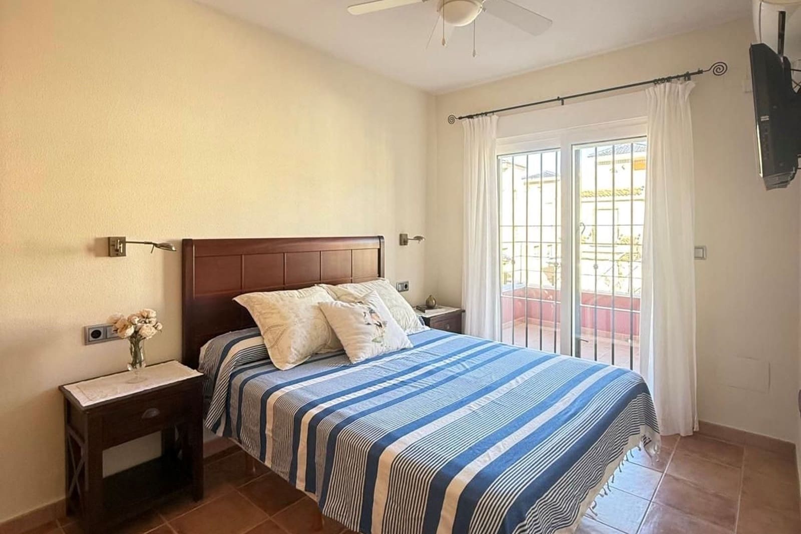 Casa de 4 habitaciones en Pilar de la Horadada en venta - 450.000 € (Ref: 9492748)