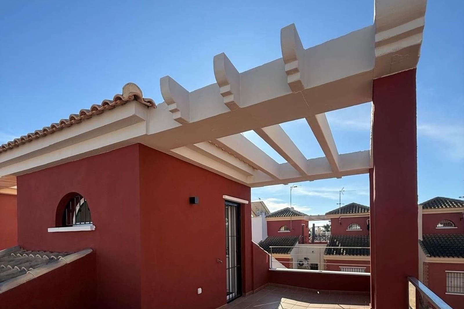 Casa de 4 habitaciones en Pilar de la Horadada en venta - 450.000 € (Ref: 9492748)