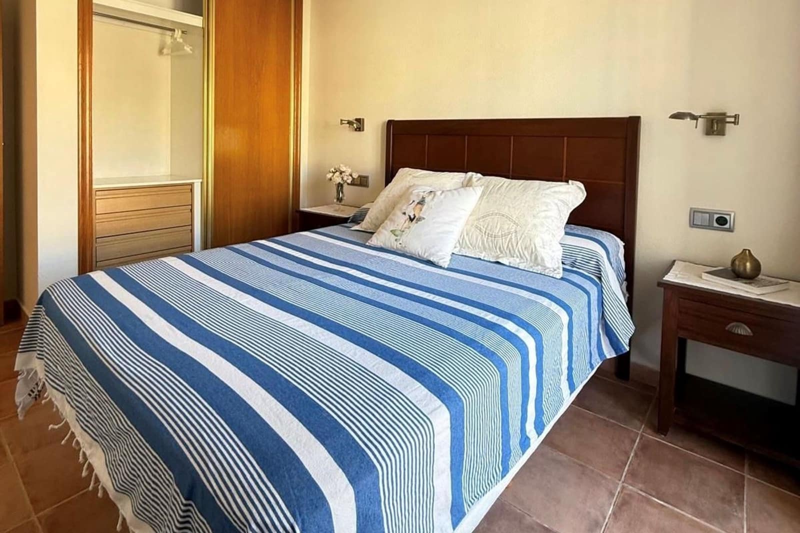 Casa de 4 habitaciones en Pilar de la Horadada en venta - 450.000 € (Ref: 9492748)