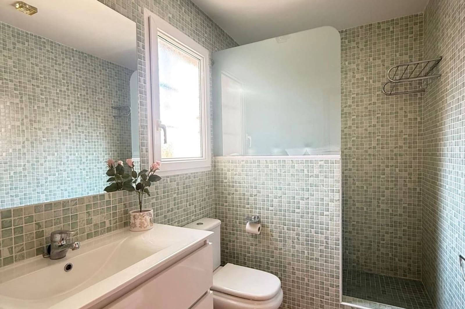 Casa de 4 habitaciones en Pilar de la Horadada en venta - 450.000 € (Ref: 9492748)