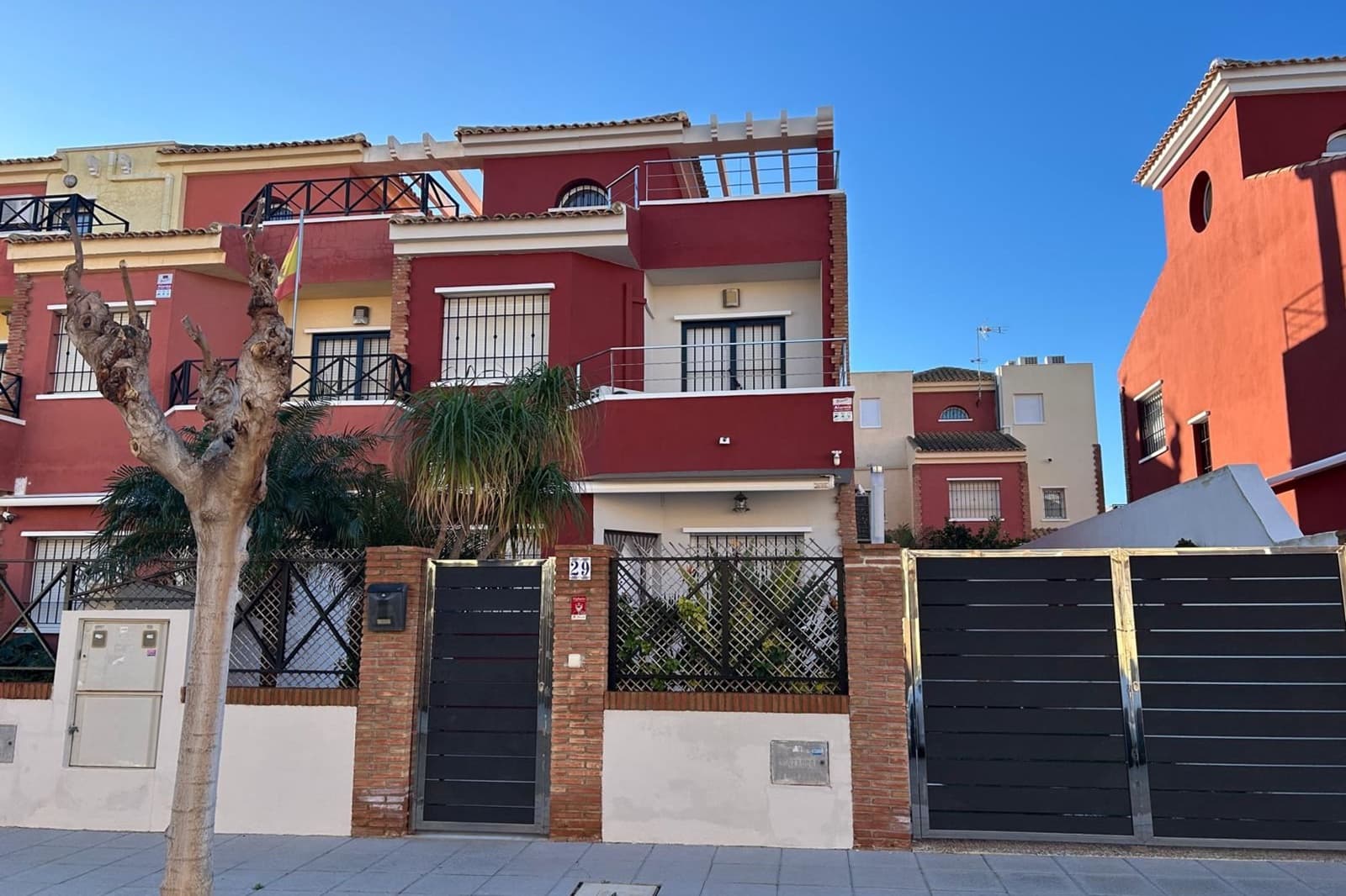Casa de 4 habitaciones en Pilar de la Horadada en venta - 450.000 € (Ref: 9492748)