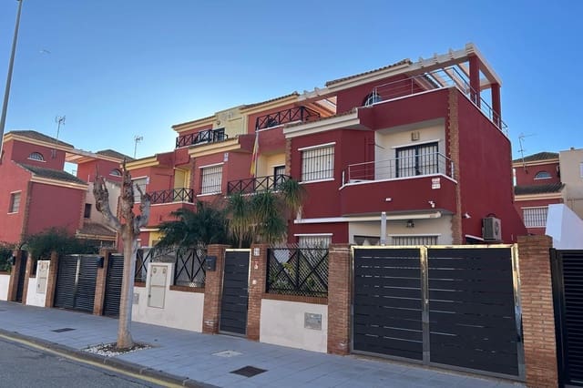 Casa de 4 habitaciones en El Mojon, Pilar de la Horadada en venta - 450.000 € (Ref: 9492748)