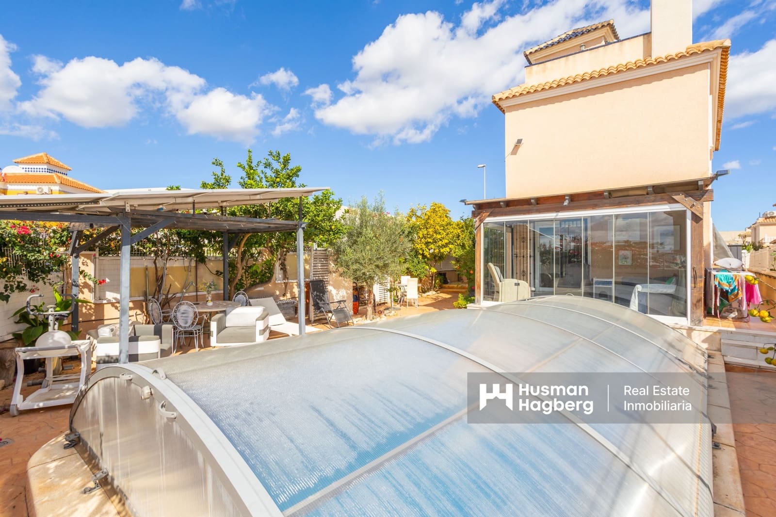 3 makuuhuone Huvila myytävänä paikassa La Zenia mukana uima-altaan - 419 000 € (Ref: 9495255)