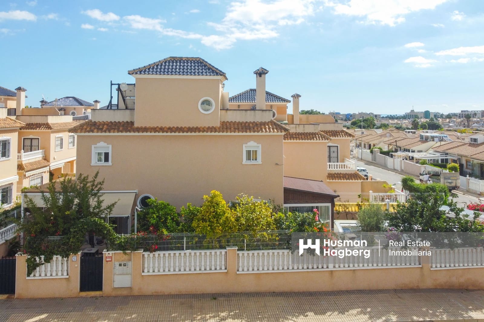 3 makuuhuone Huvila myytävänä paikassa La Zenia mukana uima-altaan - 419 000 € (Ref: 9495255)