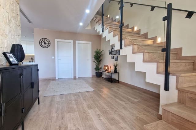 Casa de 3 habitaciones en San Fulgencio en venta con piscina - 350.000 € (Ref: 9495538)