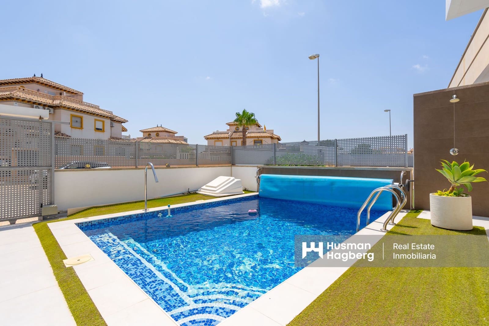 3 bedroom Villa for sale in Orihuela Costa with pool - € 389,000 (Ref: 9496465)