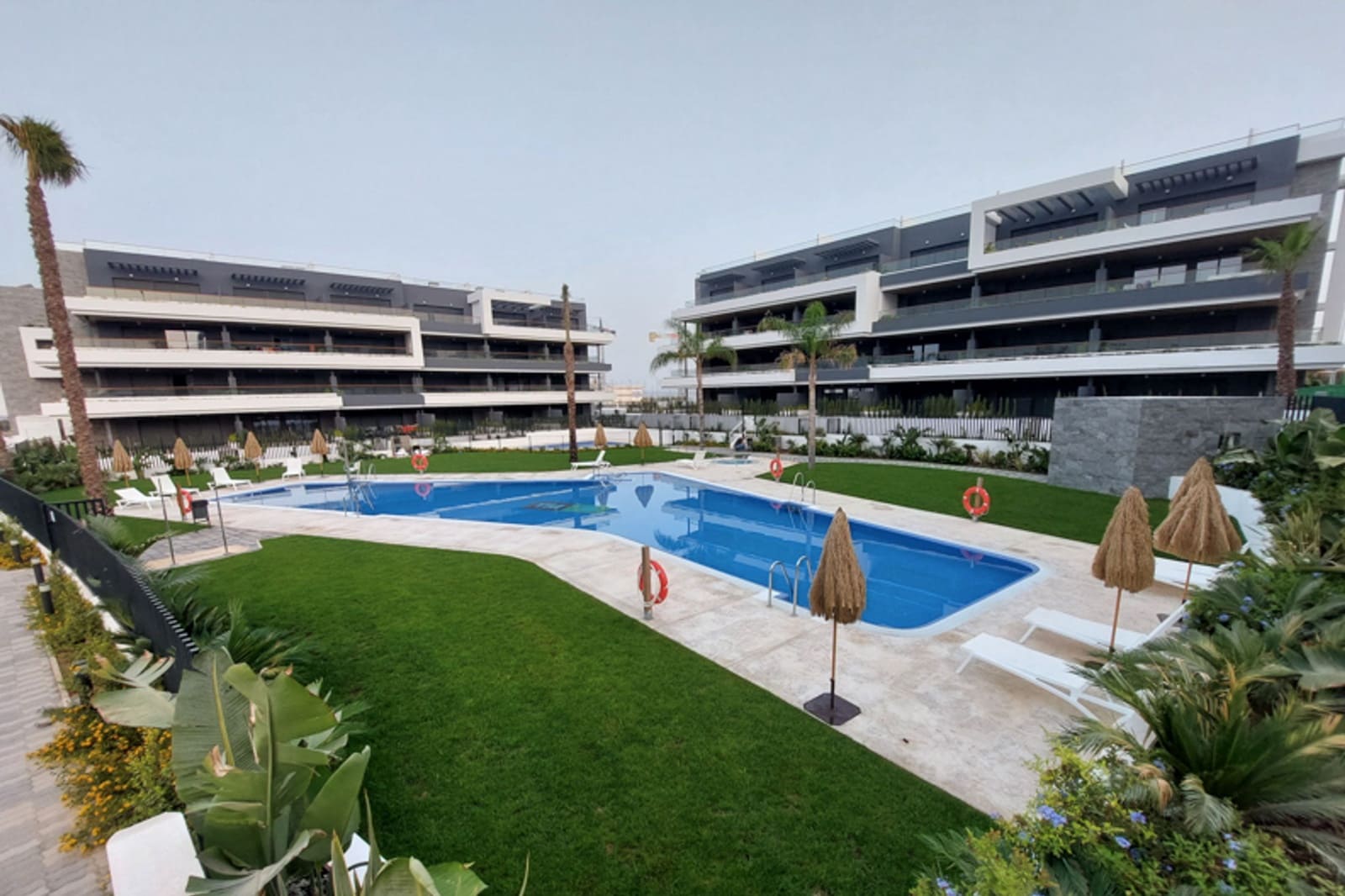 1 bedroom Apartment for sale in La Siesta with pool - € 251,000 (Ref: 9500371)