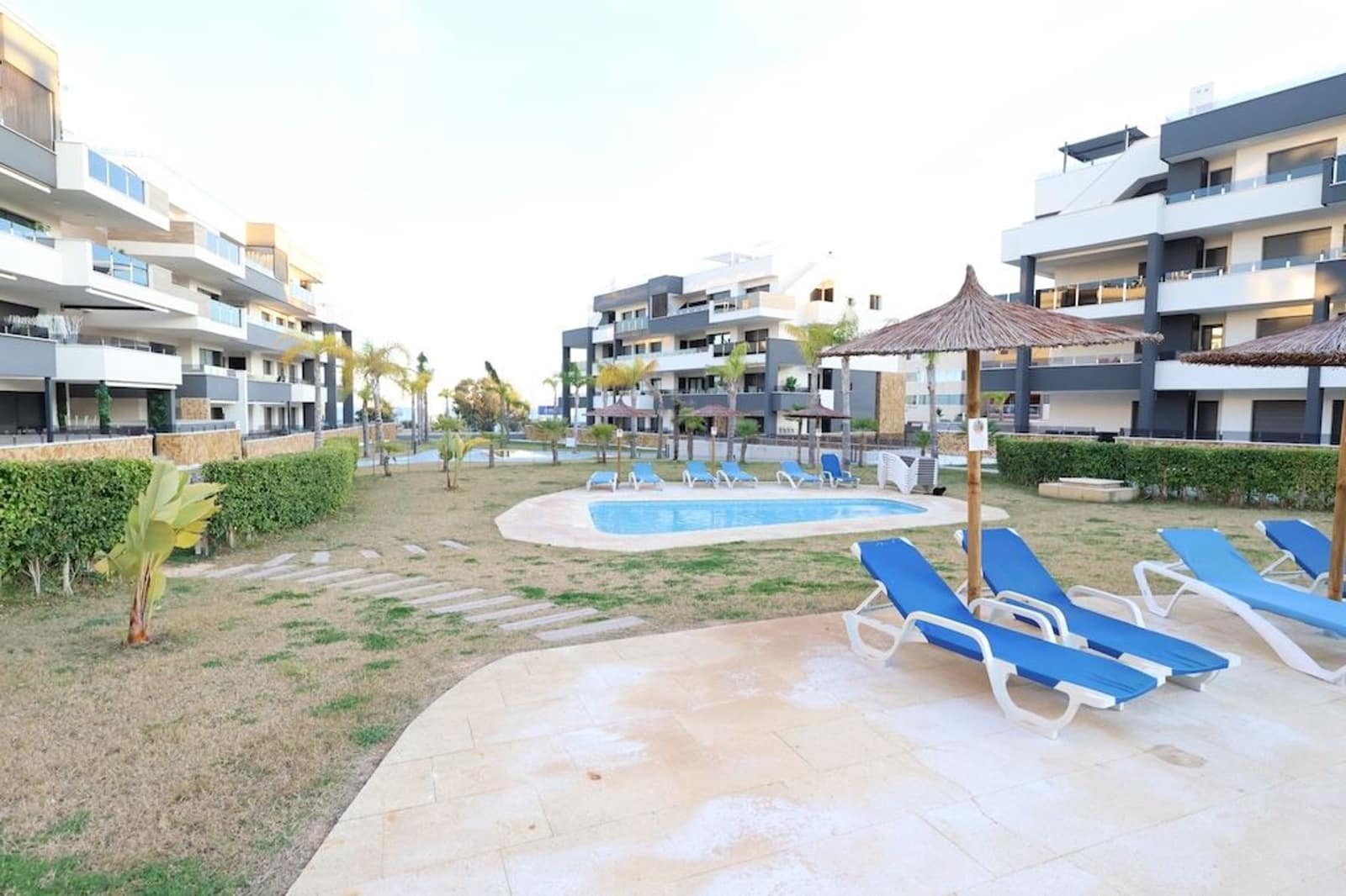 2 bedroom Apartment for sale in Playa Flamenca with pool - € 368,000 (Ref: 9510119)