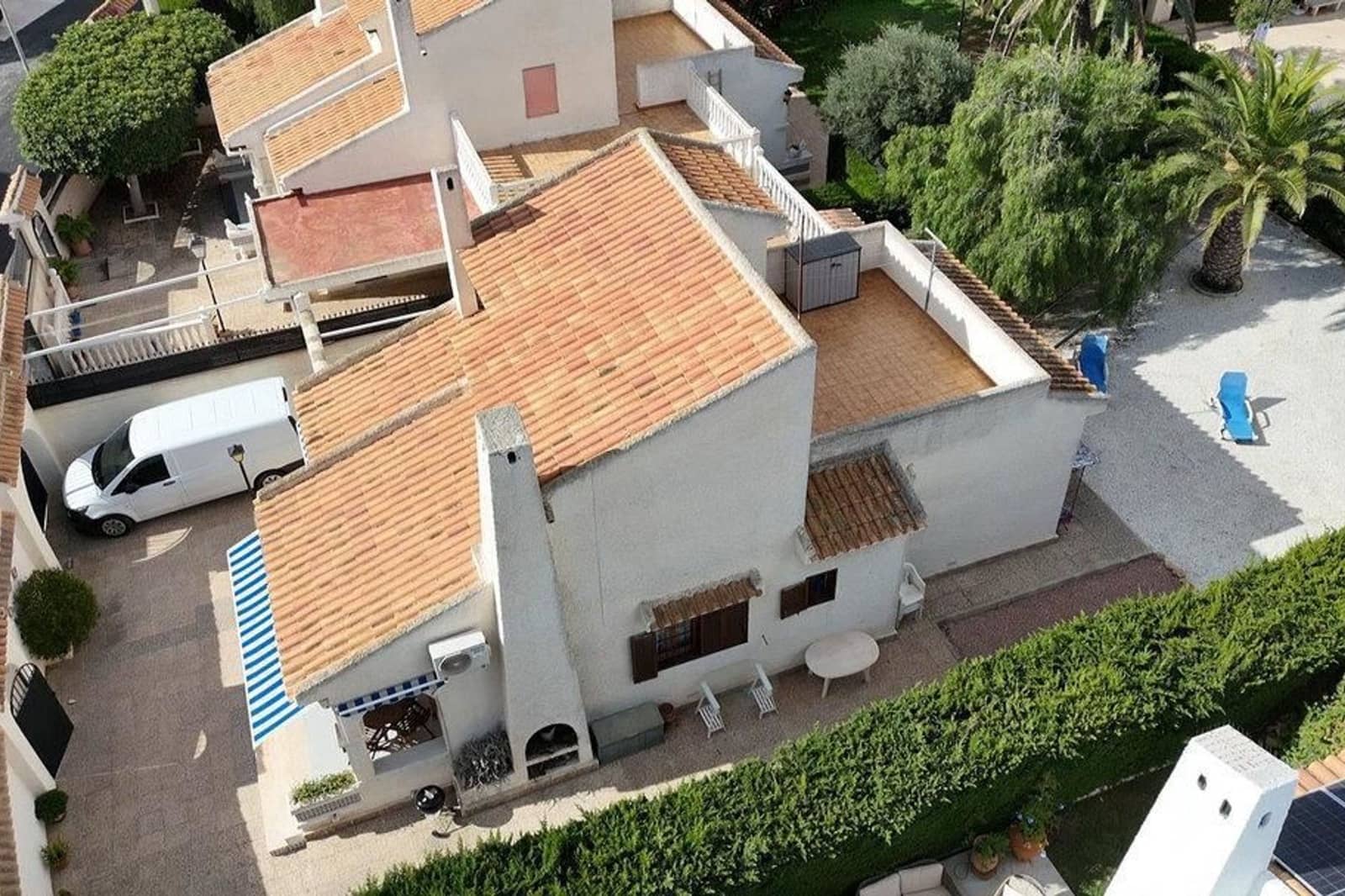 Casa de 3 habitaciones en La Zenia en venta con piscina - 650.000 € (Ref: 9535127)