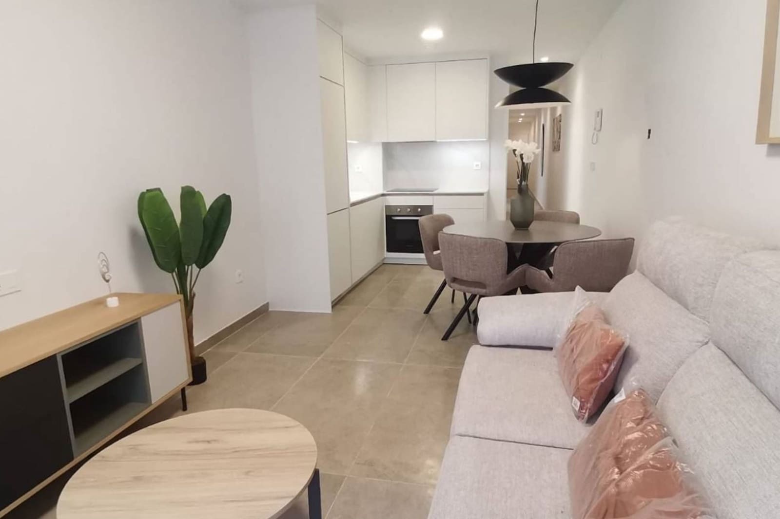 2 makuuhuone Huoneisto myytävänä paikassa Torrevieja mukana uima-altaan - 220 000 € (Ref: 9596524)