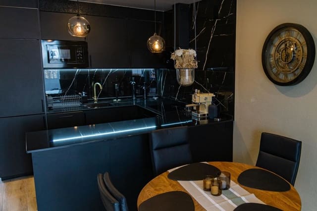 Appartement te koop in Aguas Nuevas, Torrevieja met zwembad - € 199.000 (Ref: 9610102)