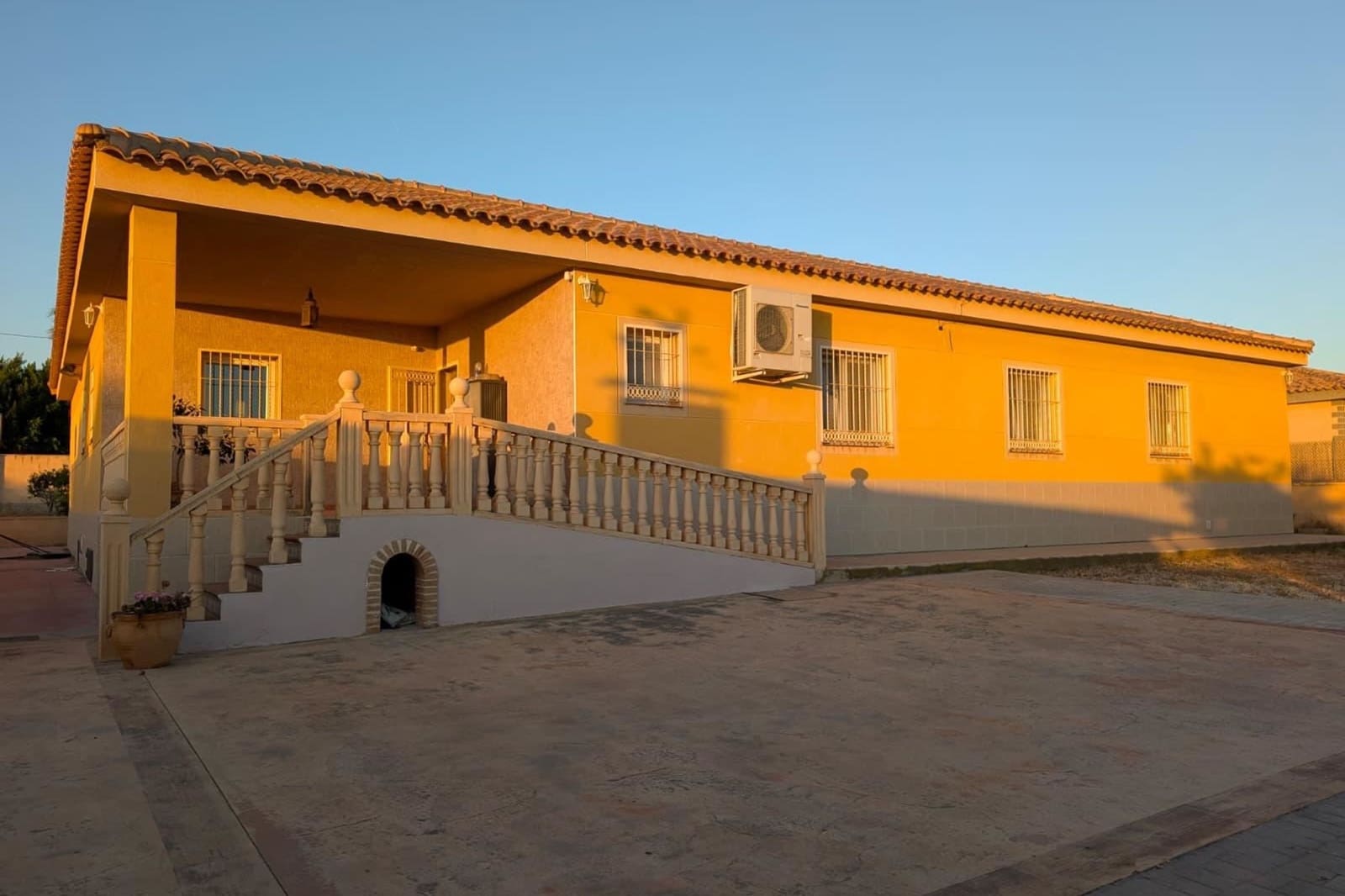 4 soveværelse Villa til salg i Alicante by med swimmingpool - € 515.000 (Ref: 9610197)