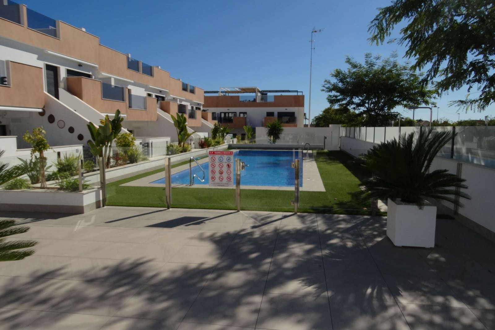 3 quarto Casa em Banda para venda em Pilar de la Horadada com piscina - 325 000 € (Ref: 9623212)