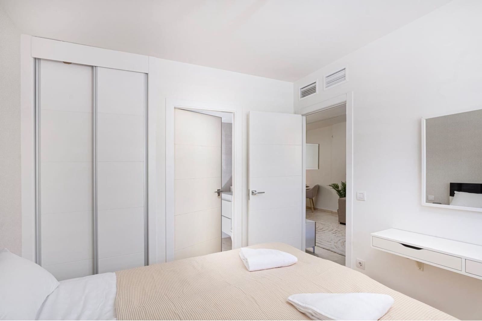 2 bedroom Apartment for sale in Punta Prima with pool - € 305,000 (Ref: 9626475)